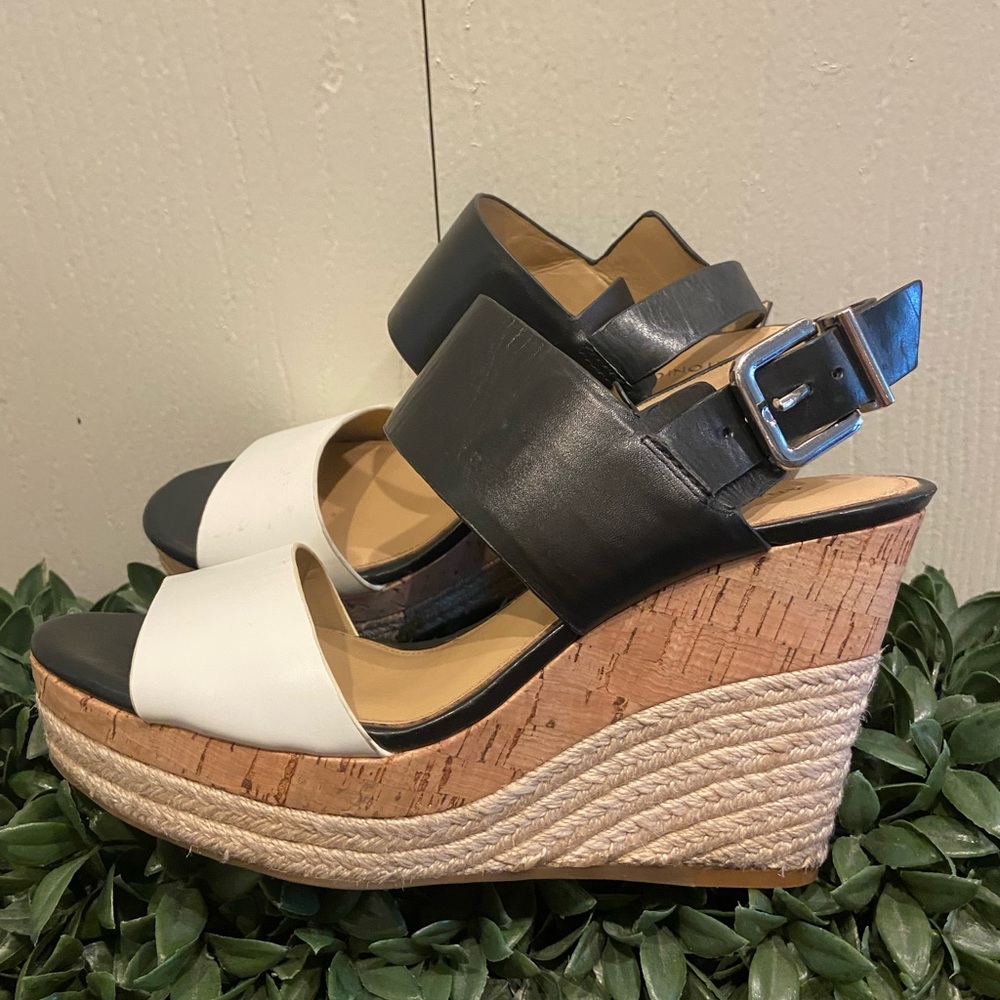 Antonio Melani Black & White Block
Platform Wedge Size 7.5